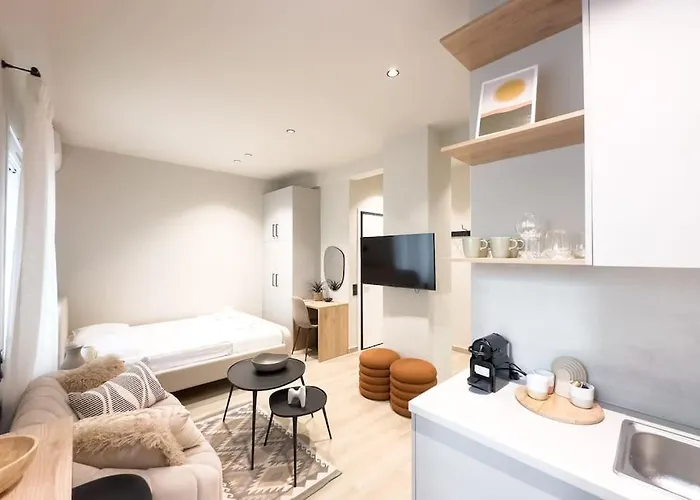 Athenian Luxe & Cozy Studio